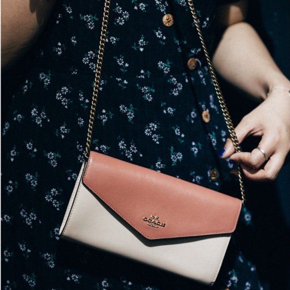 Coach Envelope Chain Wallet in Color-block - Picture 6 of 9